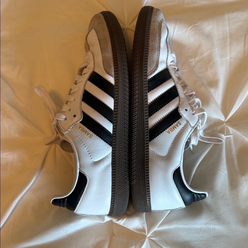 Adidas Men's Samba White and Black Sneakers - Picture 4 of 10